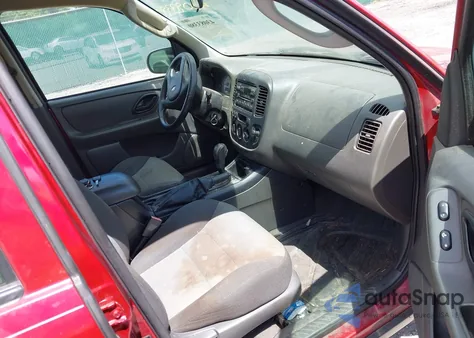 2005 Ford Escape Xls from USA, damaged, VIN 1FMYU92Z95KA20603